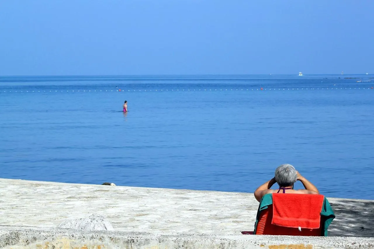 Apartments With A Parking Space Umag - 7124 Croatia