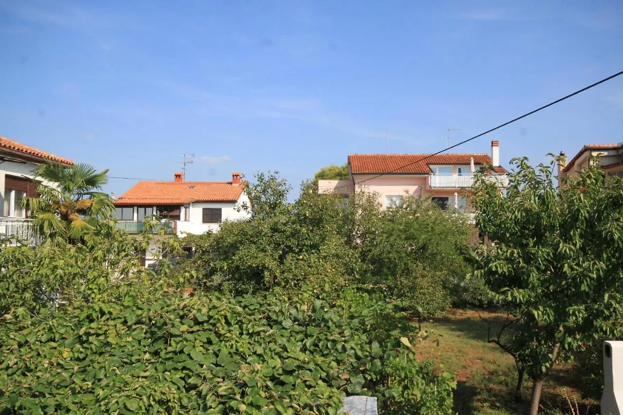Apartments With A Parking Space Umag - 7124
